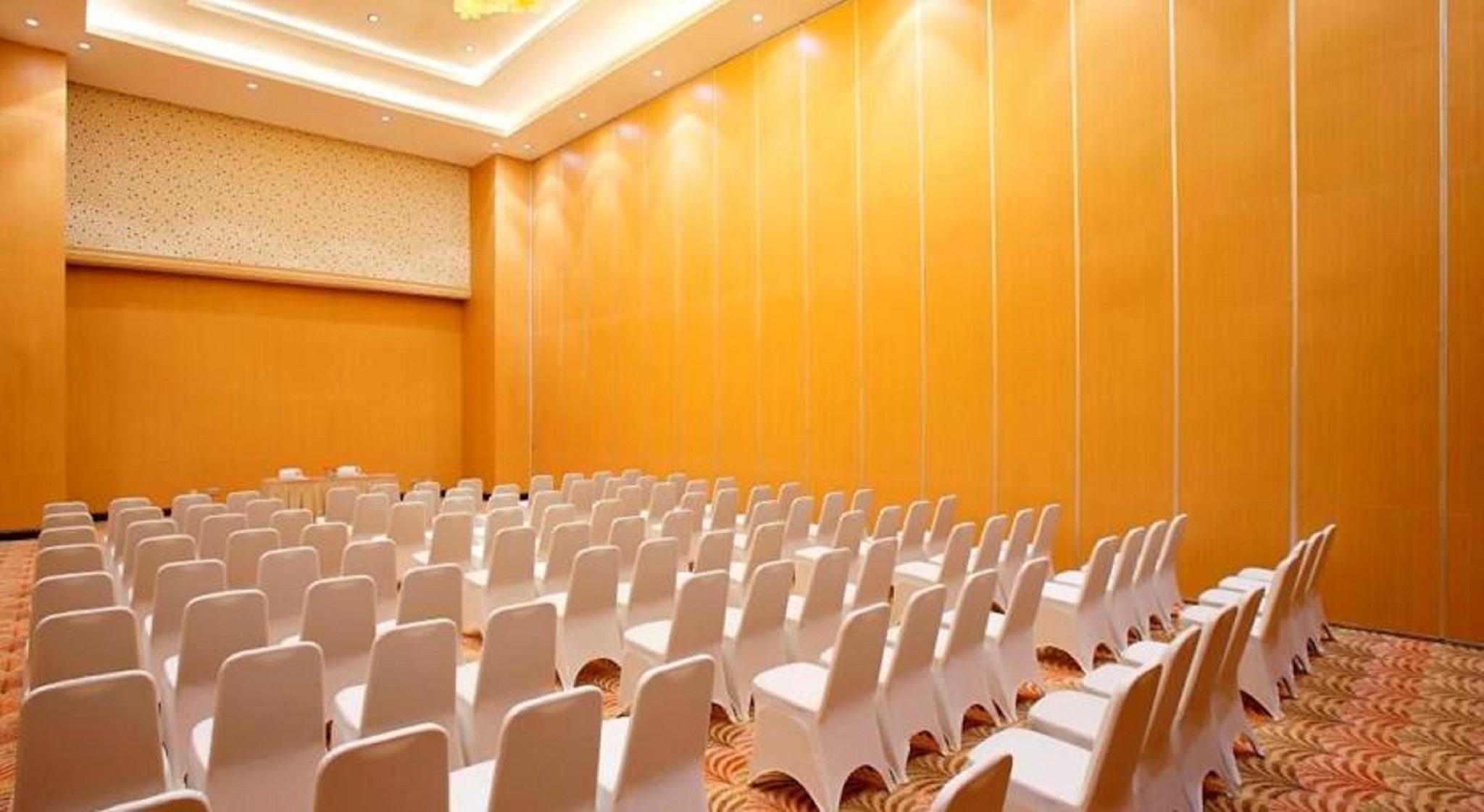 Hotel Santika Premiere Bintaro 4*