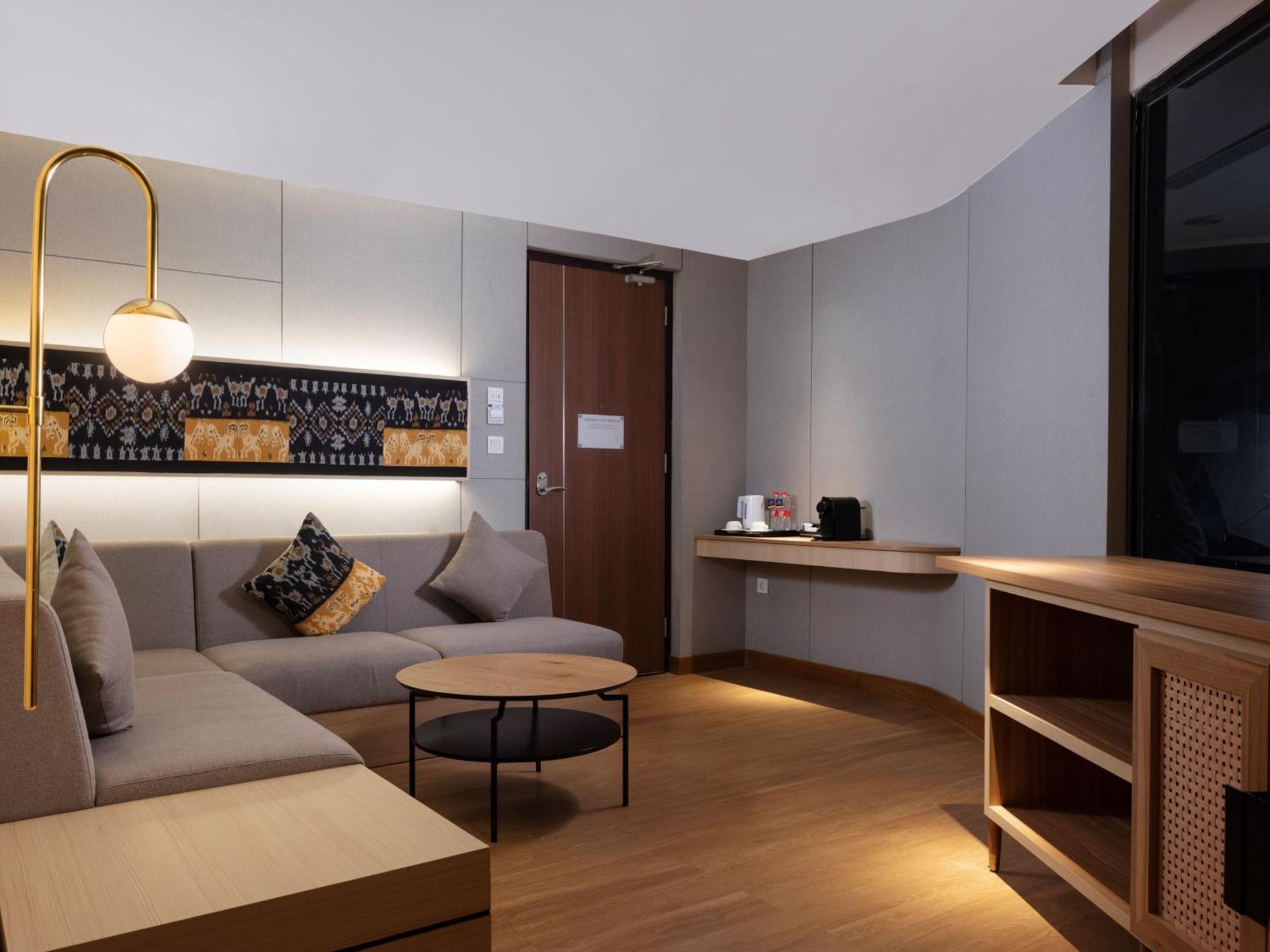 Hotel Santika Premiere Bintaro 4*