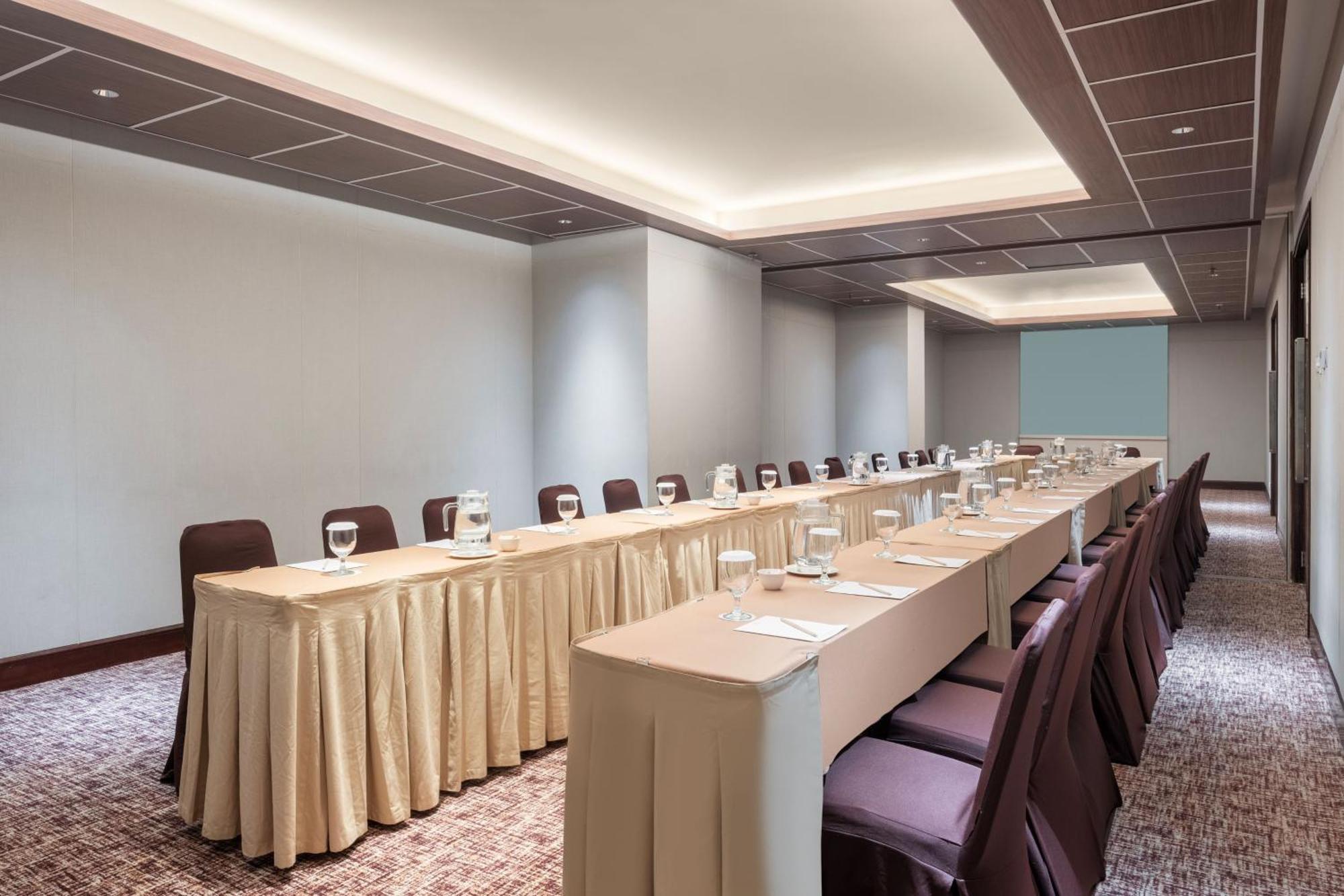 Santika Premiere Bintaro Hotel 4*